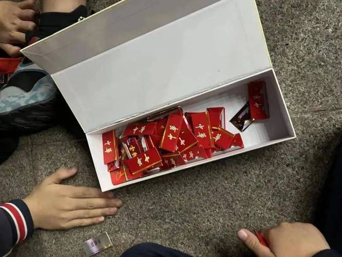 漳州高仿烟香烟批发：一场危险的游戏